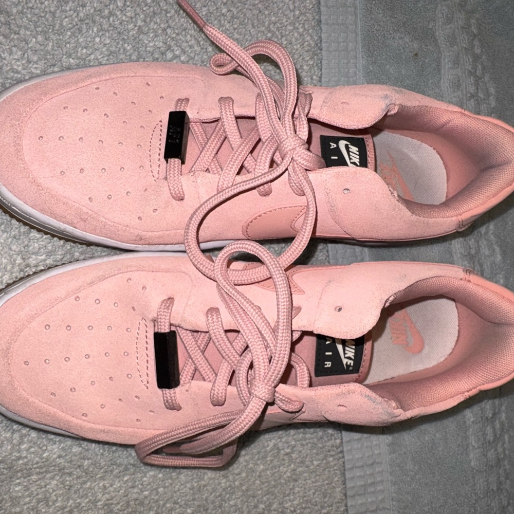 Nike Air Force Ones Pink and White Sneakers w/intact Gum size 9 - Picture 4 of 9